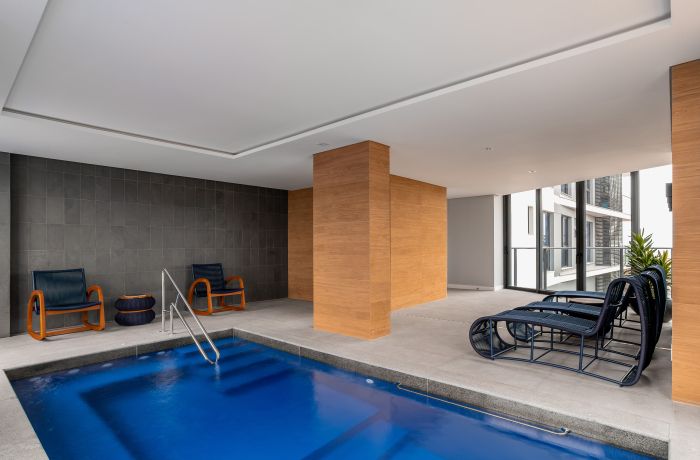 Piscina interna aquecida